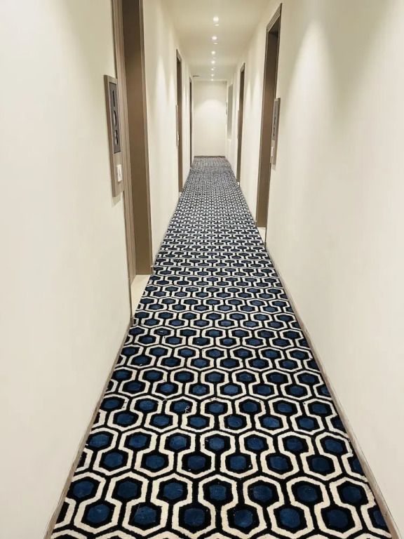 Hotel The Royal Vista