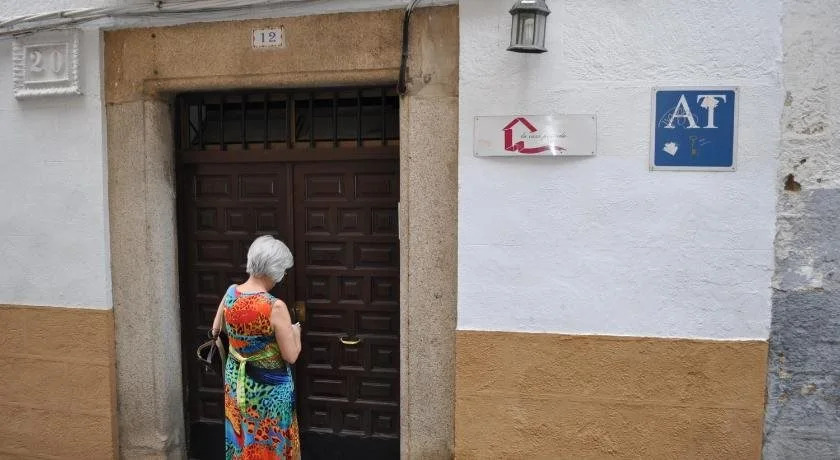 Apartamentos La Casa Pintada