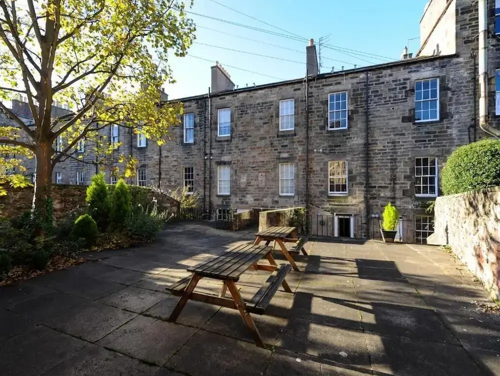 Destination Edinburgh Apartments- Southside Apartments