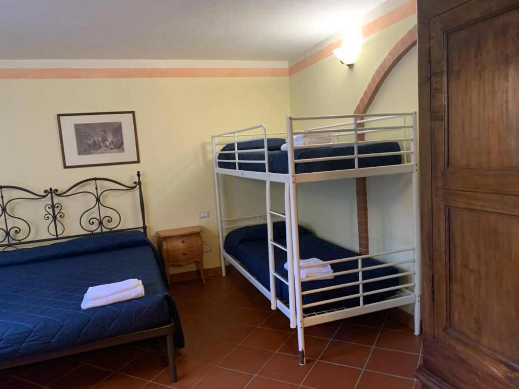 3 bedrooms appartement with shared pool enclosed garden and wifi at Montecarlo
