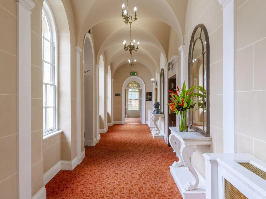 Hitchin Priory Hotel