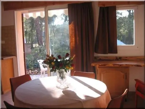 AU BOIS FLEURI Location Villa et Studios Roquebrune-sur-Argens
