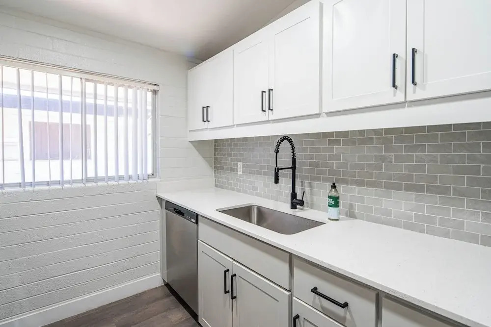Dwell 1723-4