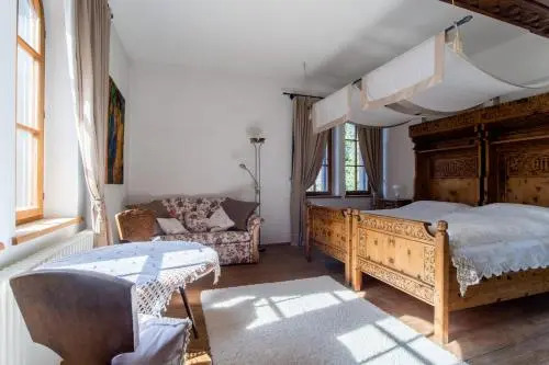 Schloss-Castel Pienzenau - Guestrooms & Apartments - B&B-Hotel & Restaurant