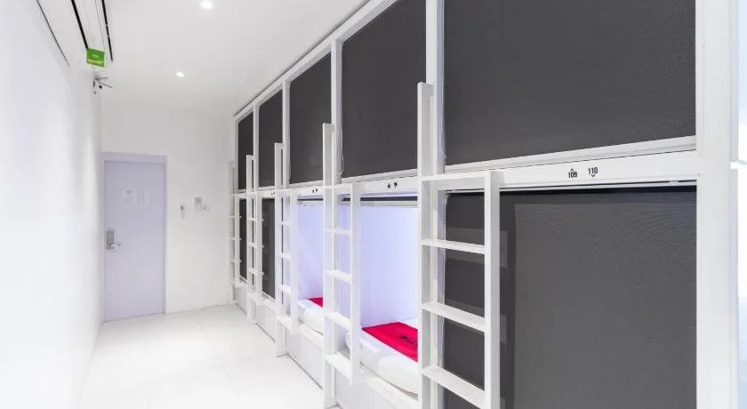 Uno Capsule Hostel