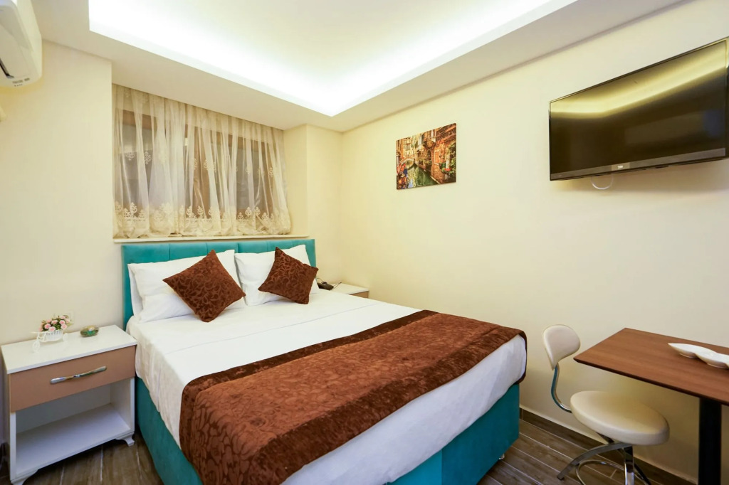 Taksim Celebi Suites