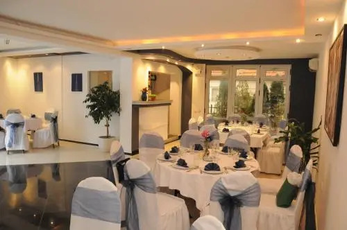 Lira Inn