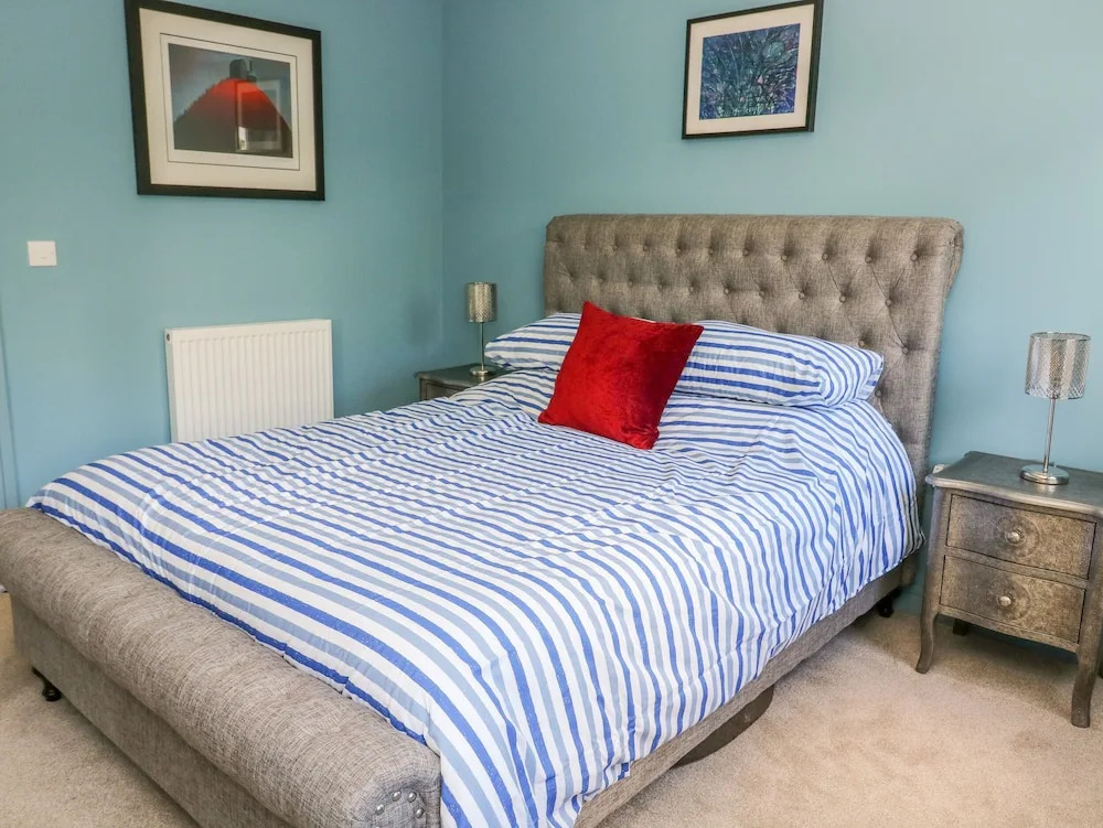 5 Oakfield Park