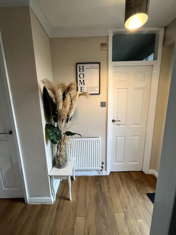 2 Bed Flat - 9-12 Mins to Central London Sleeps 4