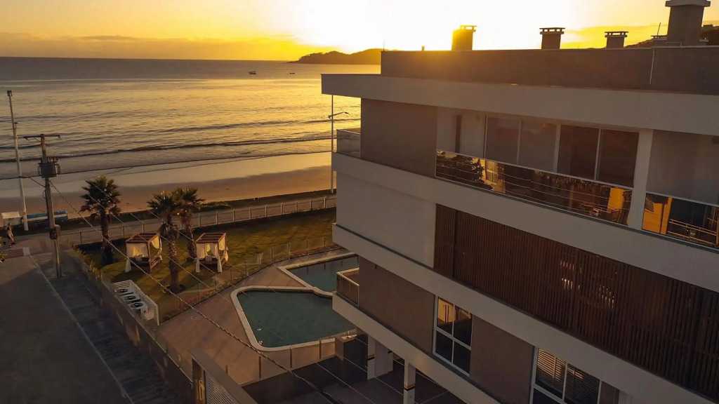 Solar do Atlântico 201 - Condomínio Frente Mar - Piscina Climatizada - 2 Suítes - 2 Vagas de Garagem
