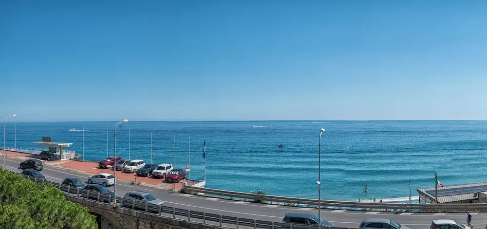 VILLA CADIZ APARTMENTS VARAZZE