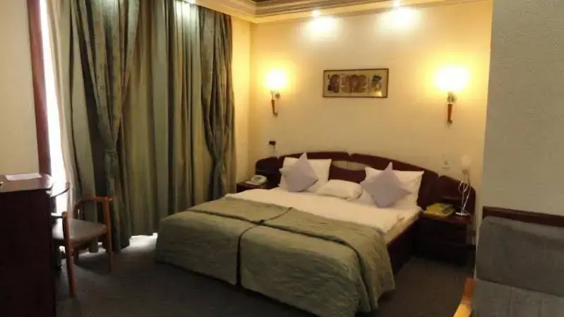 Bucharest Comfort Suites Hotel