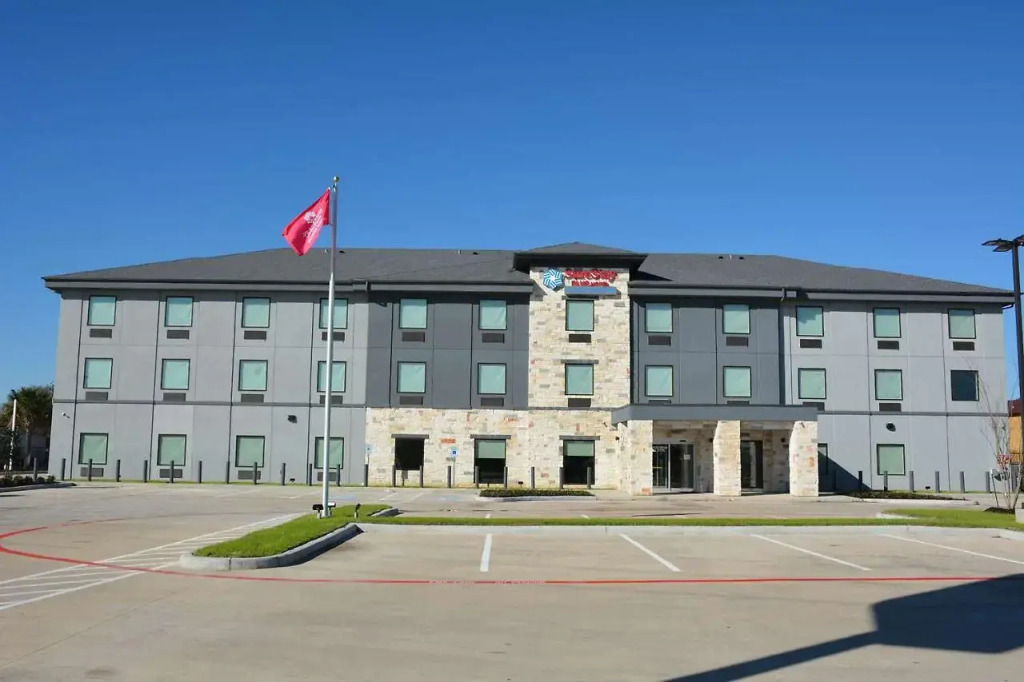 SureStay Plus Hotel by Best Western Humble