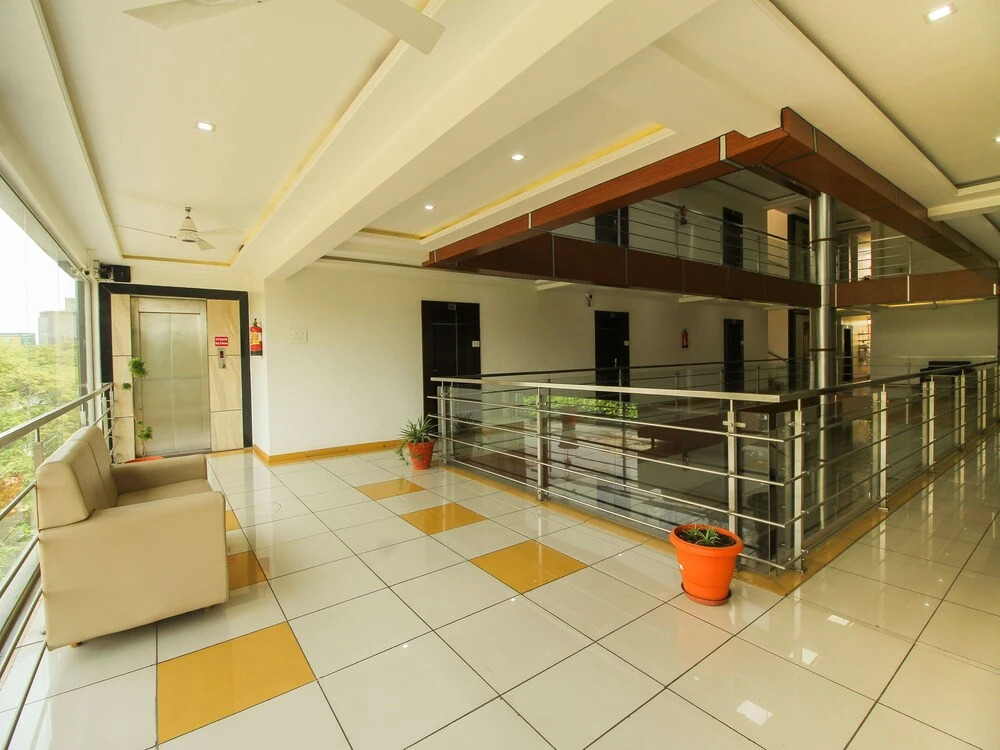 Capital O 3285 Hotel Radiant