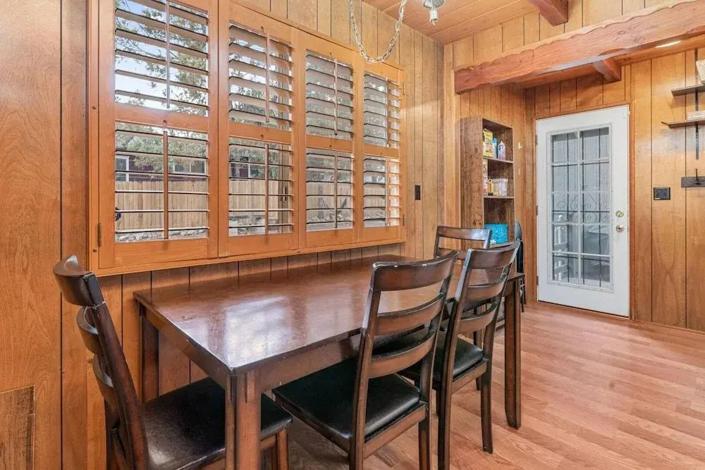 Jaybird'S Cabin