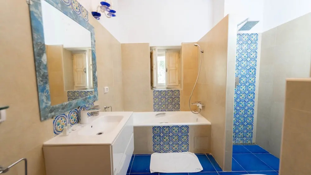 Dar Bechir 3BR Heritage Villa · Pool · La Marsa