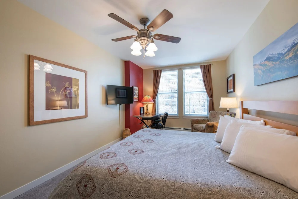 Fraser Crossing/Founders Pointe, Condo | 2 bedroom King Beds & Washer/Dryer (Premium Rated Condo 4449)
