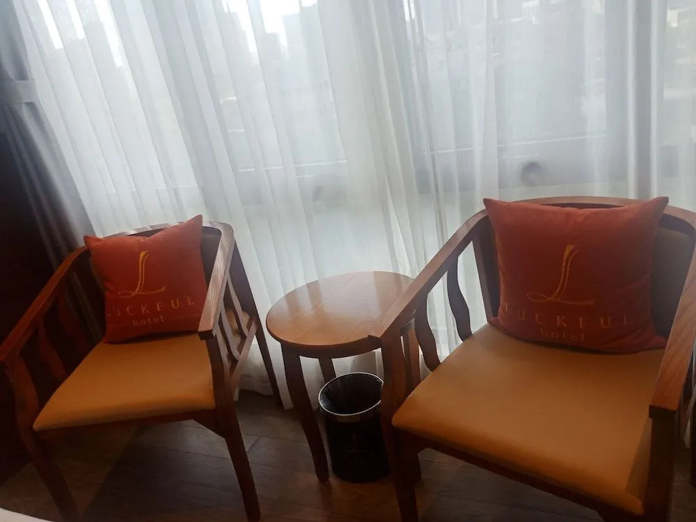 Luckful Hotel