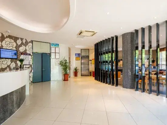 Qingmu Hotel (Wanda Plaza, Changjiang East Road, Chaohu)