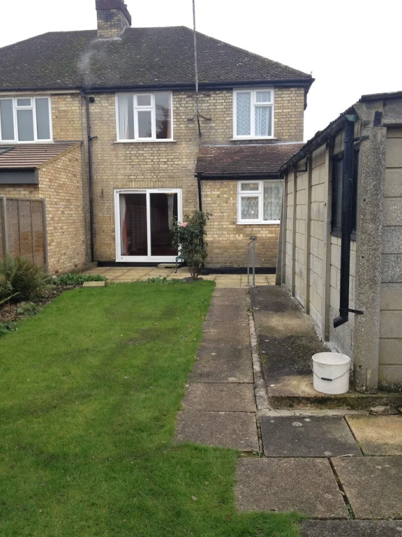 Dirac Lodge 4-bedroom House