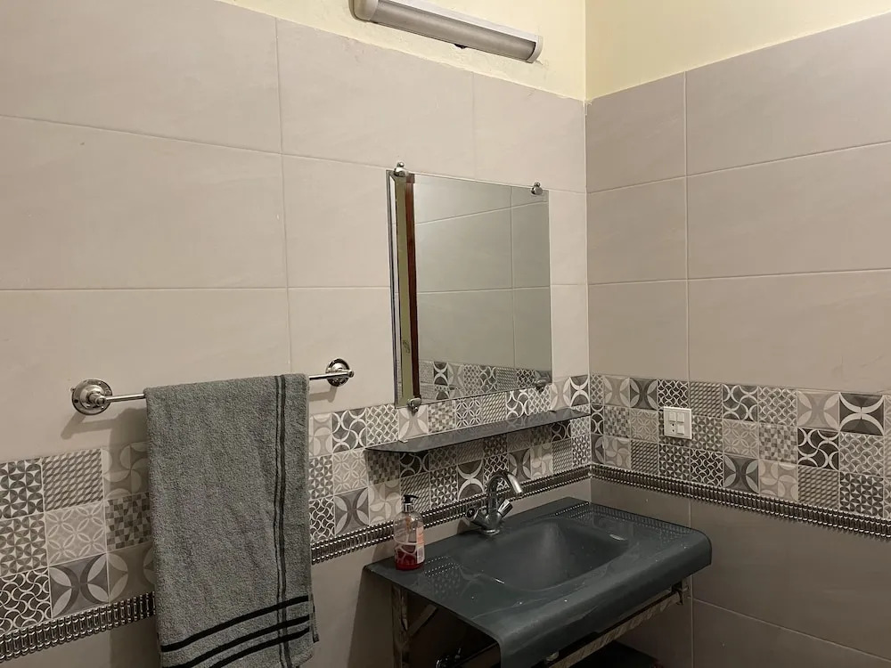 1 Bed House - Sleeps 2 - Pets - Parking - Wifi