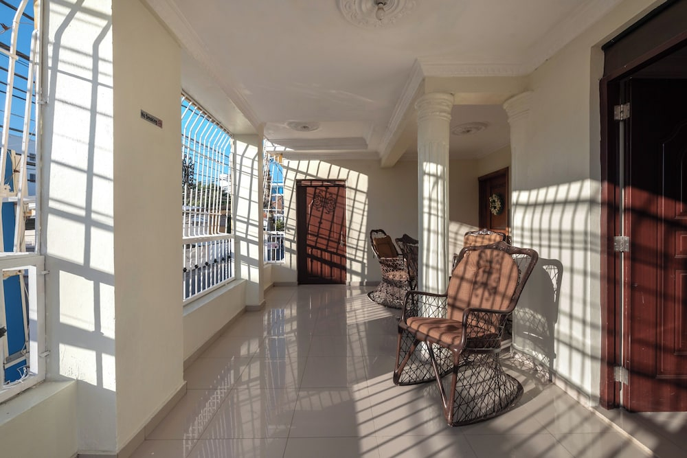 Modern 2BR Apartment Terrace Near Airport - Santo Domingo Este