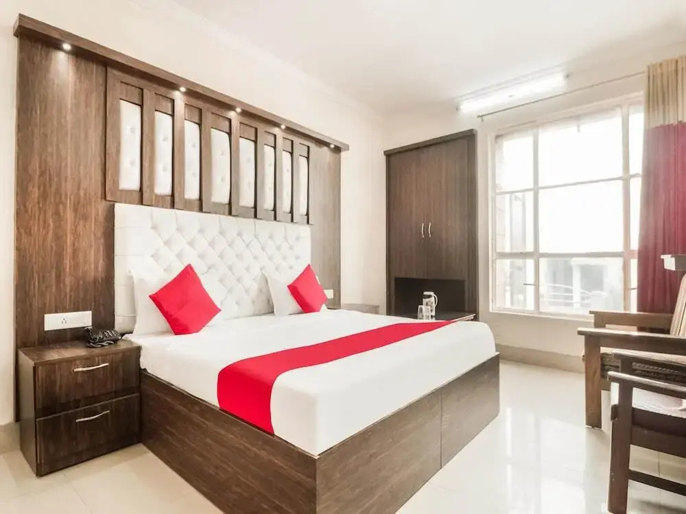 Hotel Vashistha