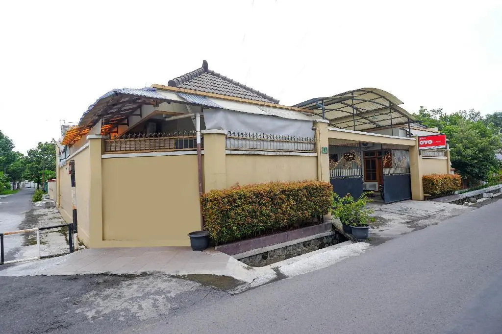 OYO 2737 D'KostNearKraton mangkunegaran