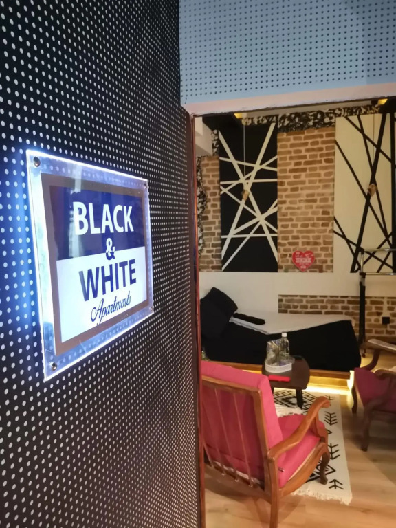 Studio Apartman Black & White Centar Sarajevo free parking