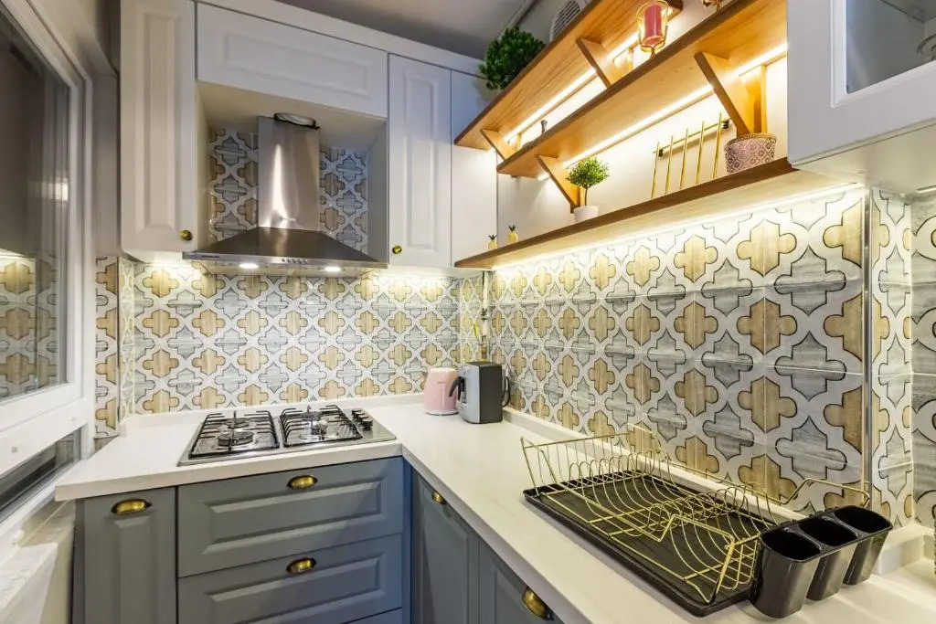 Stylish Apartment in Moda near Popular Attractions with Balcony