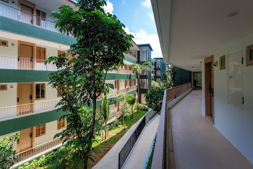 Prime Location 1BR New Condo C269