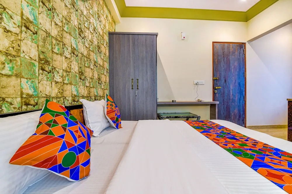 Fabhotel Bungalow 18