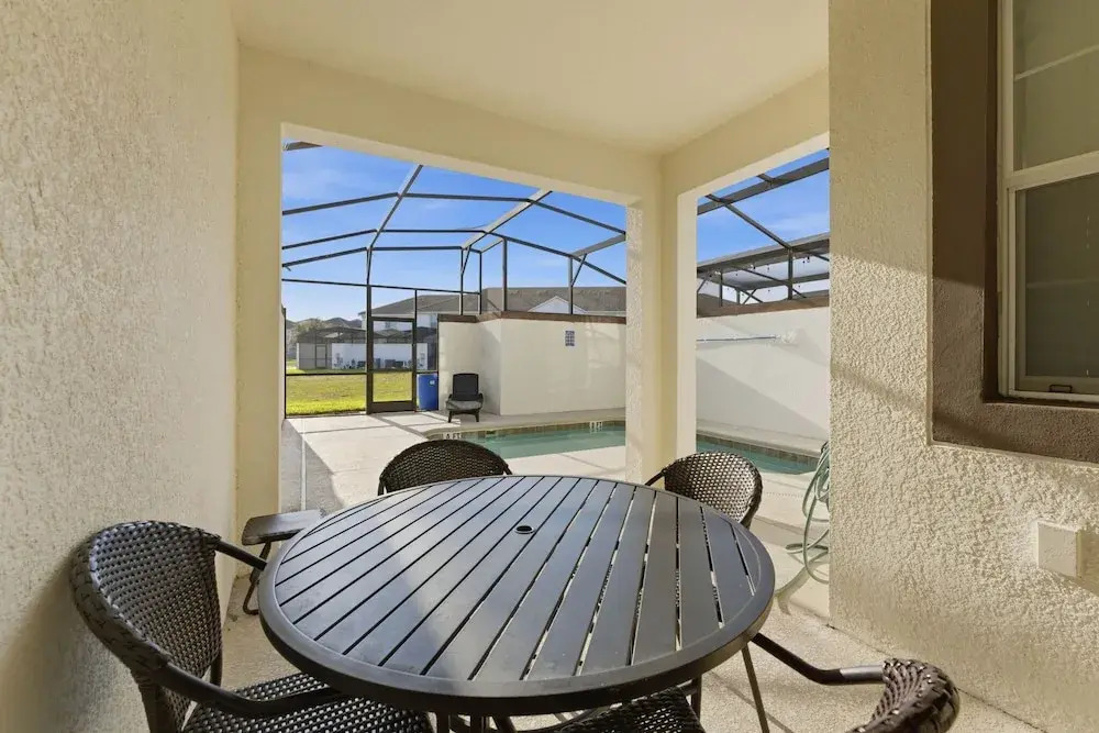 Relaxing 4BR Villa with Pool in Champions Gate