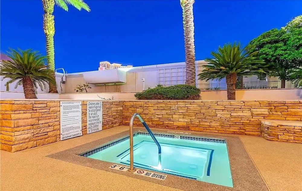 Renovated Trump Hotel Las Vegas Studio Strip Views 2803