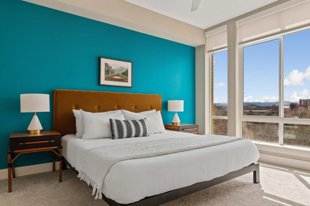 Denver | Spacious 2BD/2BA Riverfront Apartment