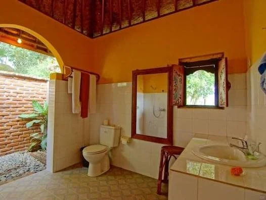 Shanti Loka Hotel