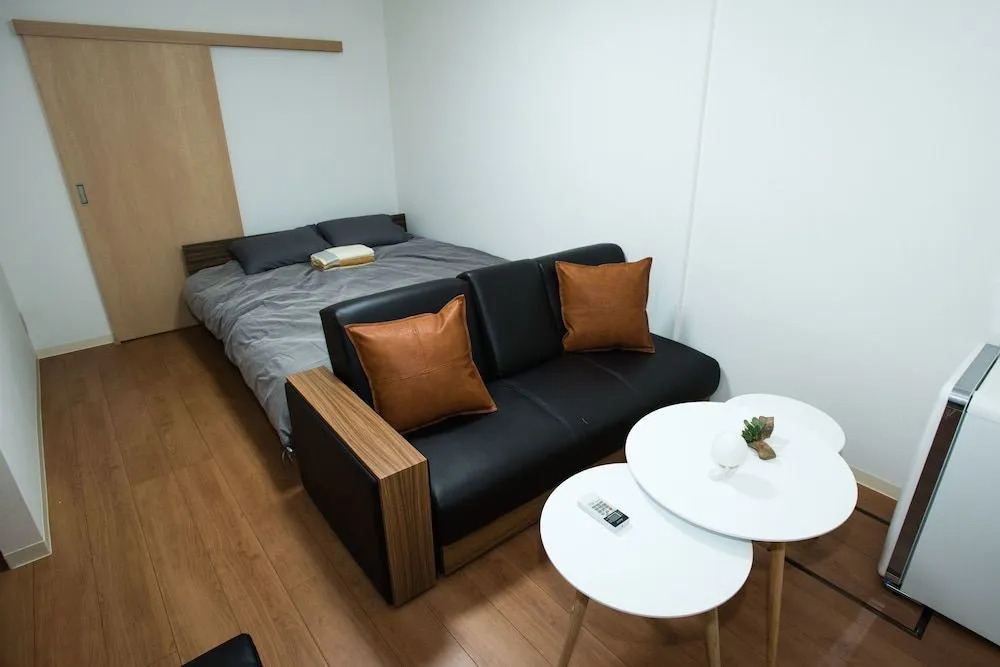 YUYU House - Imazado Anywhere Door
