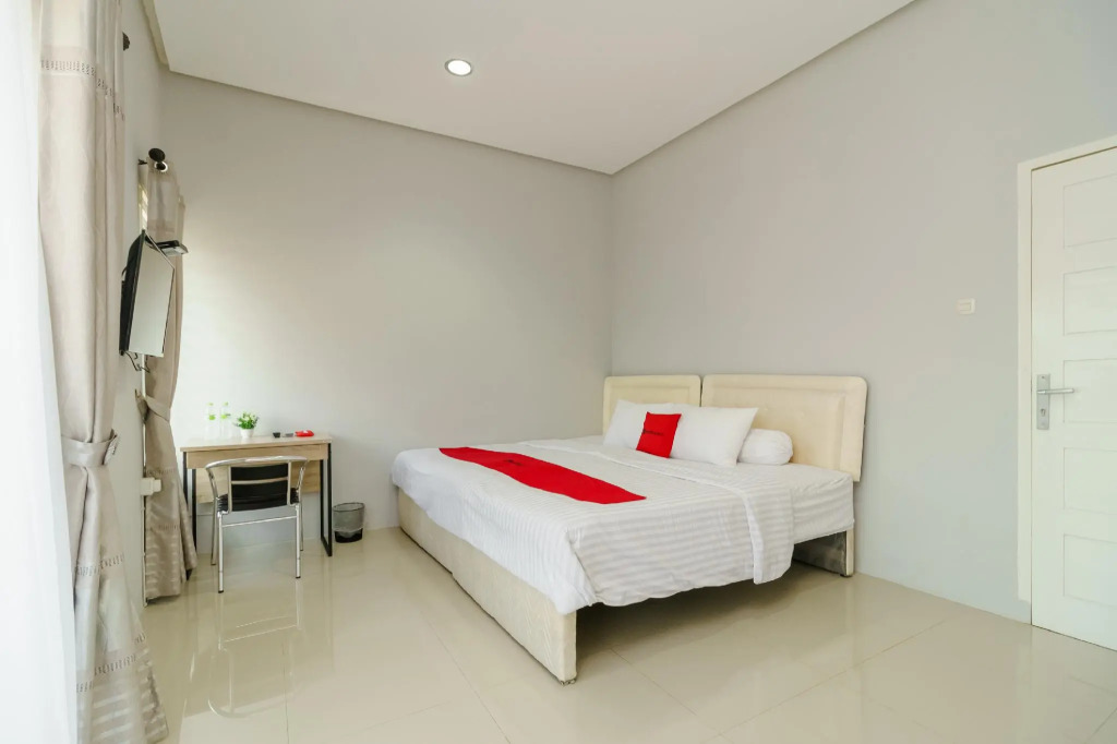 RedDoorz @ Jalan Demang Lebar Raya Palembang