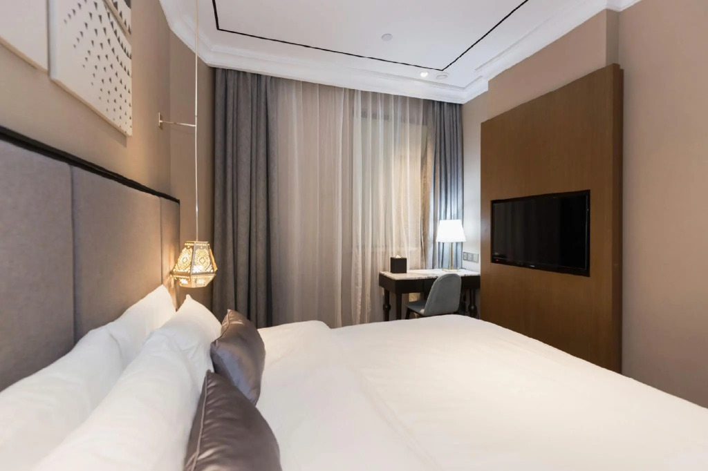 Yitel Premium (Shanghai Jing'an Nanjing West Road)