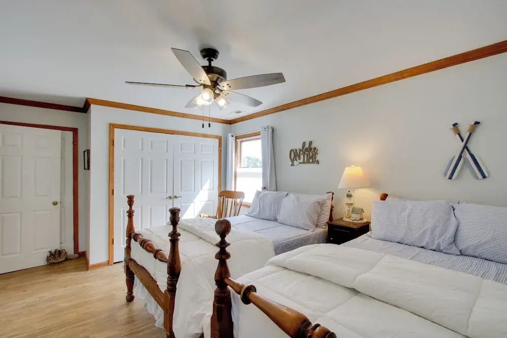 Waterfront Home Near Wilson Lake w/ Covered Porch!