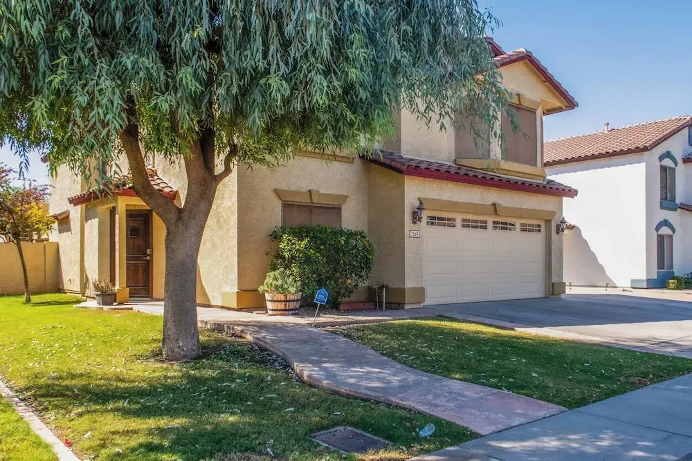 Spacious, Fully Equipped 5BR Home w/ Pool