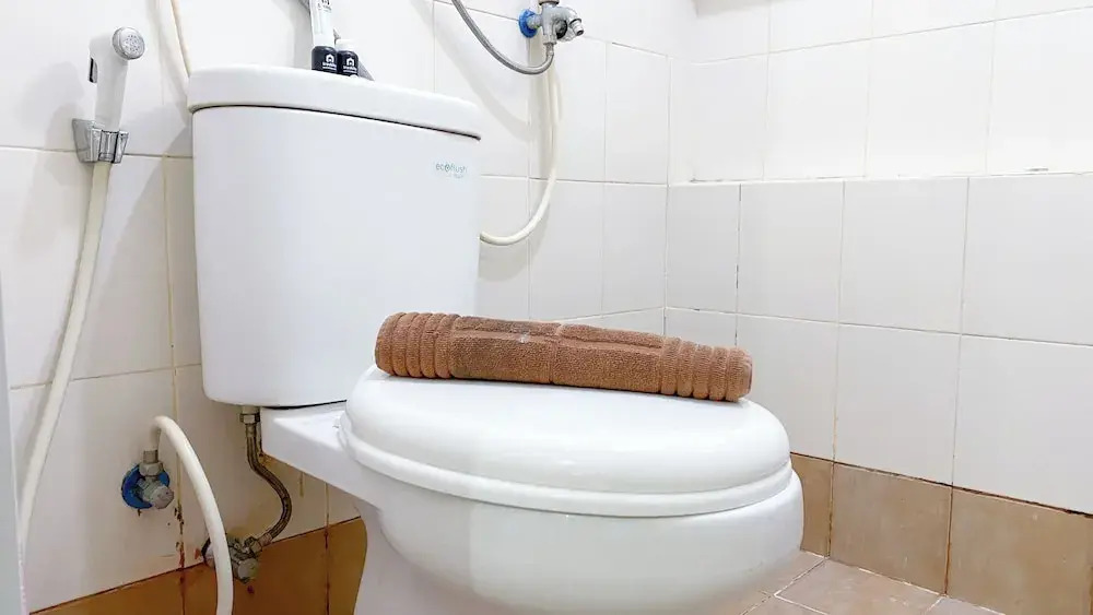Homey And Strategic 2Br At Bassura City Apartment