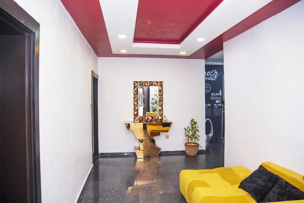 Lineech Apartments