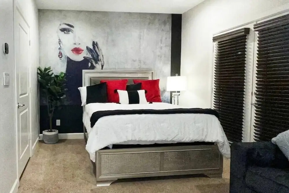 Posh Dtwn Midtown Home w Stunning Roof-topterrace