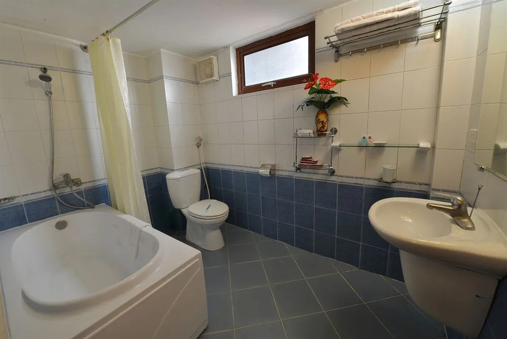 Hanoi Silver Moon Lakeview Hotel