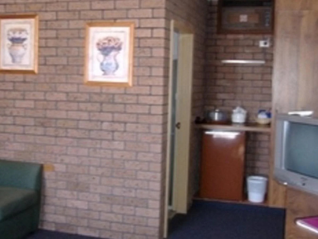 Cessnock Vintage motor inn