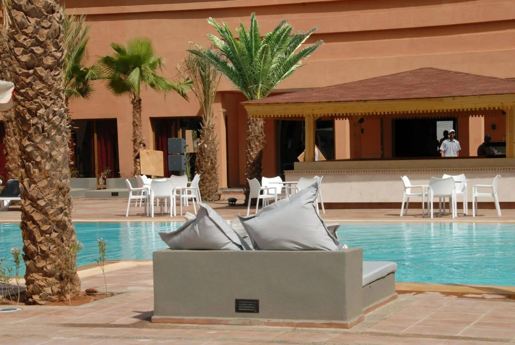 Oasis Palm Hotel