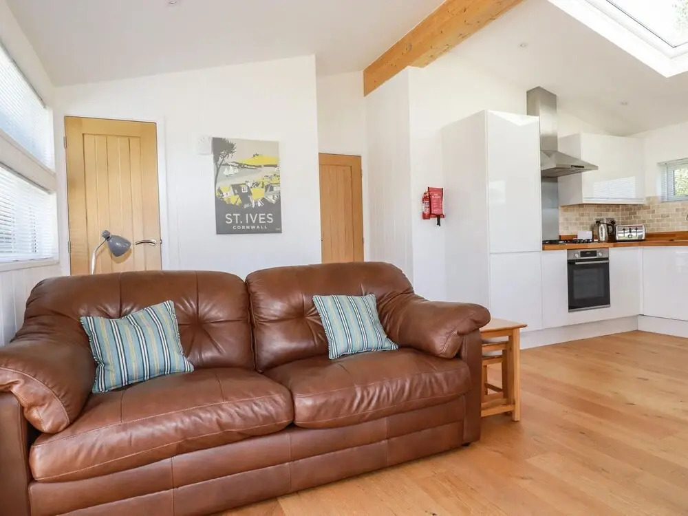 5 Meadow Retreat
