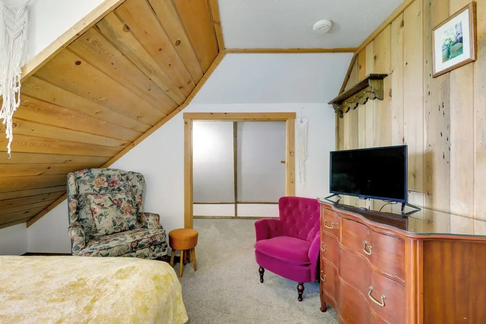 Scenic Mount Sopris View: Historic Alpine Cabin!