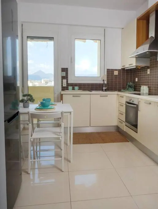 GPK Bright & Stylish 4BR - Central with Free Parking